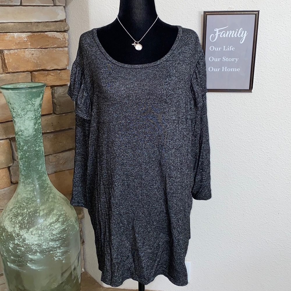 3/$40 Ava & Viv- Black & White Long- Sleeved Shirt